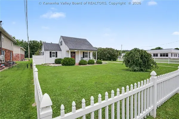 950 Roosevelt Boulevard, Eleanor, WV 25070