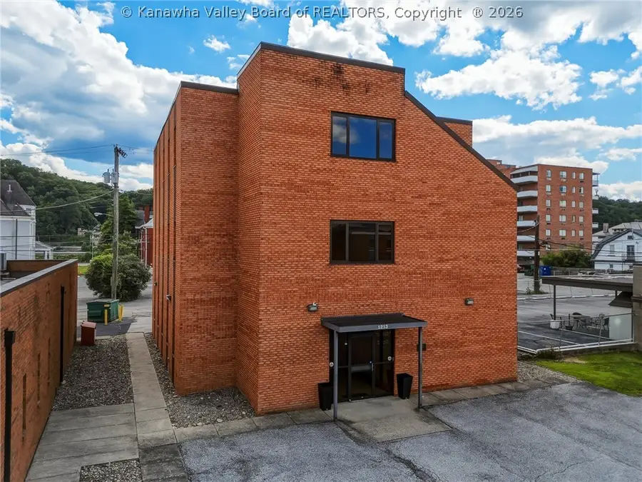 1213 Virginia Street E, Charleston, WV 25301 - #2