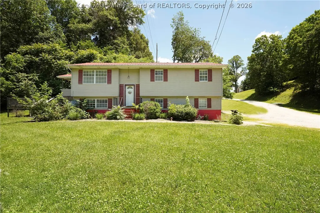 13 Outlook Point Drive, Milton, WV 25541 - #1