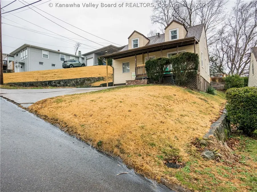 871 S Washington Street, Saint Albans, WV 25177 - #2