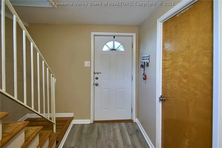 877 S Washington Street, Saint Albans, WV 25177 - #2