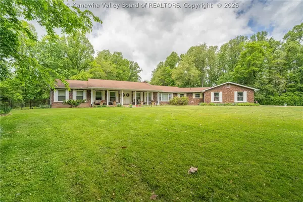 409 Wildlife Way, Clendenin, WV 25045