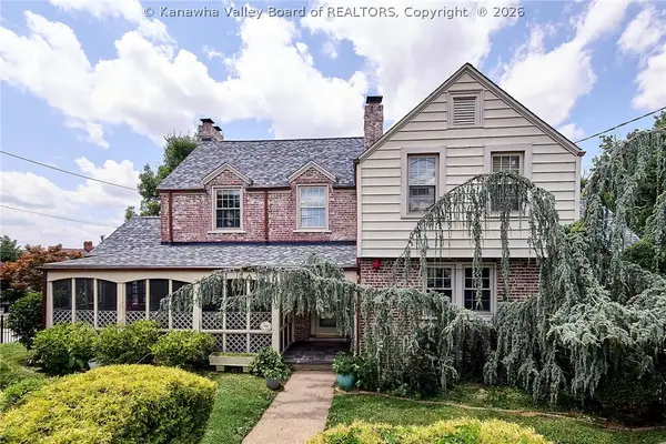 901 Somerset Drive, Charleston, WV 25302