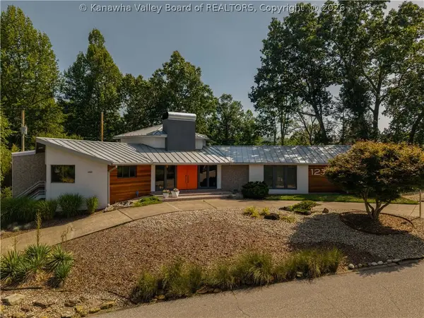 127 Camelot Drive, Huntington, WV 25701