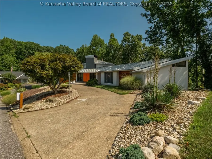 127 Camelot Drive, Huntington, WV 25701 - #2