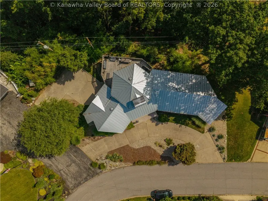 127 Camelot Drive, Huntington, WV 25701 - #3