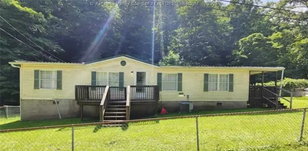3855 Short Creek Road, Racine, WV 25165