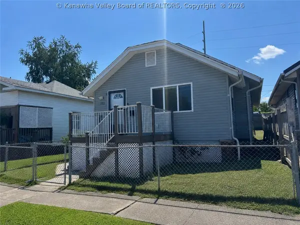 122 10th Avenue, South Charleston, WV 25303