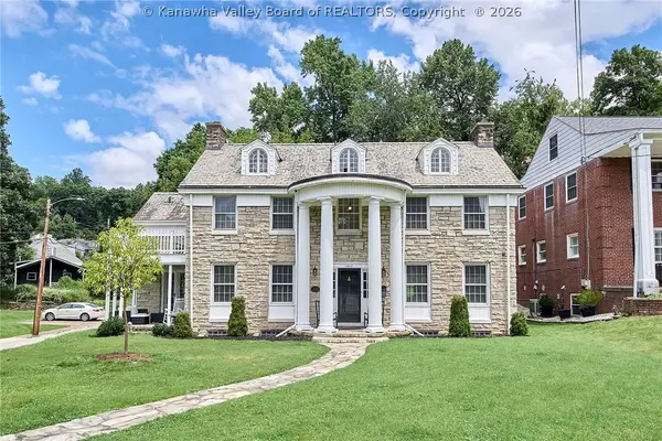 1017 Edgewood Drive, Charleston, WV 25302