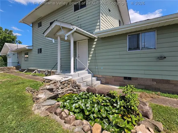 2512 4th Avenue, Charleston, WV 25387
