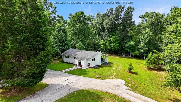 955 Dudden Fork Road, Kenna, WV 25248