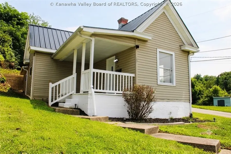 102 Valentia Street, Huntington, WV 25705 - #2