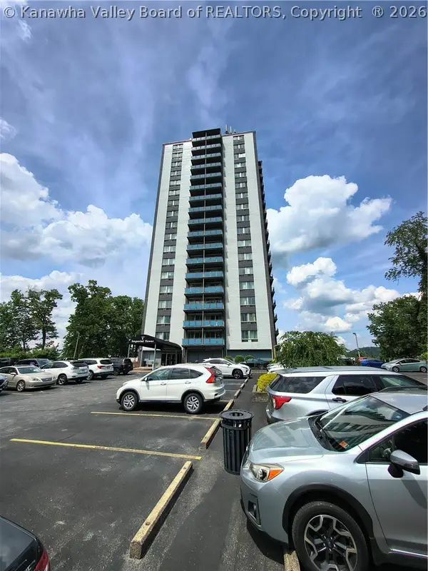 1800 Roundhill Road #304, Charleston, WV 25314
