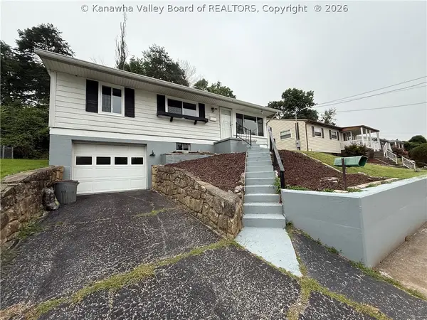 913 Valley View Drive, South Charleston, WV 25309