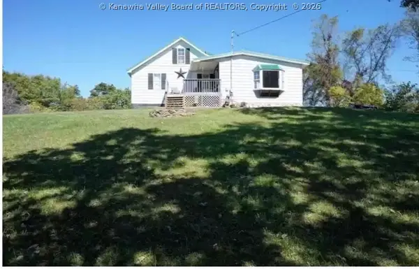25 Crooked Ridge Road, Liberty, WV 25124