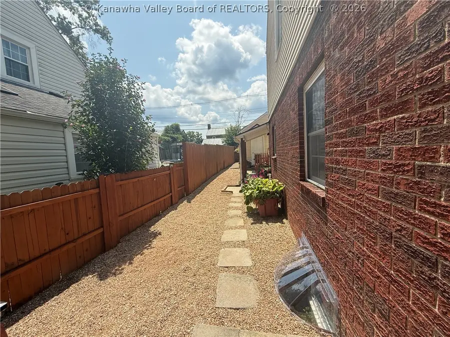 3707 Virginia Avenue Se, Charleston, WV 25304 - #3