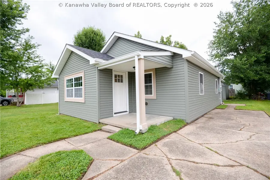 2254 Lincoln Avenue, Saint Albans, WV 25177 - #2