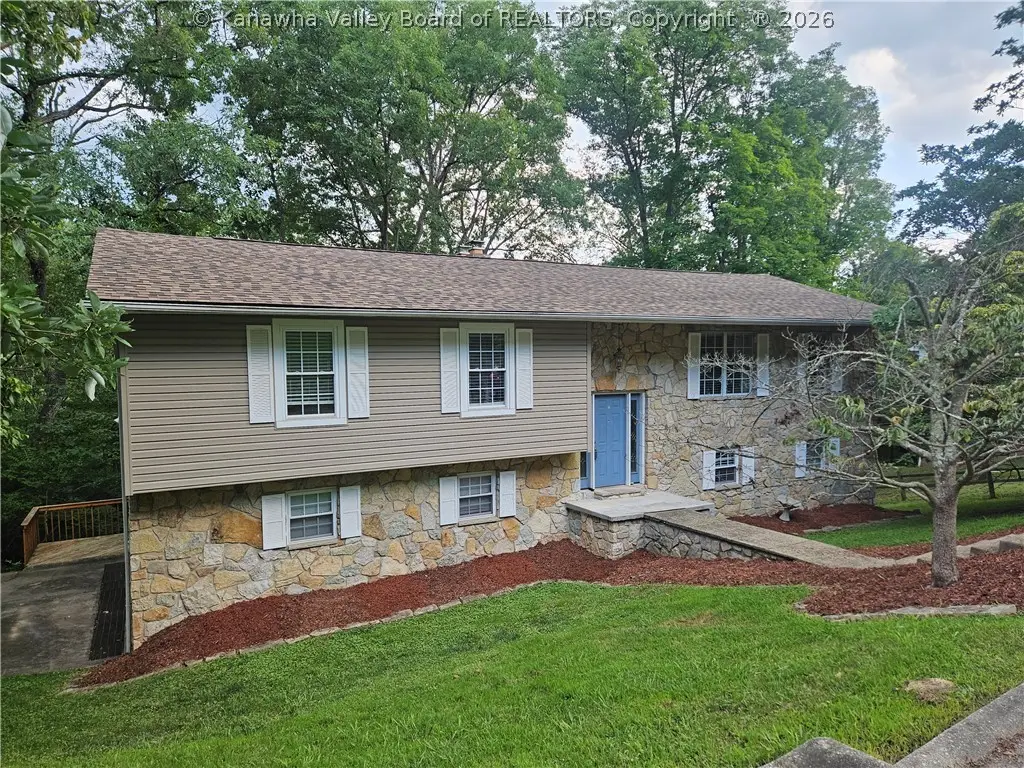 109 Ridgewood Forest Road, Saint Albans, WV 25177 - #1