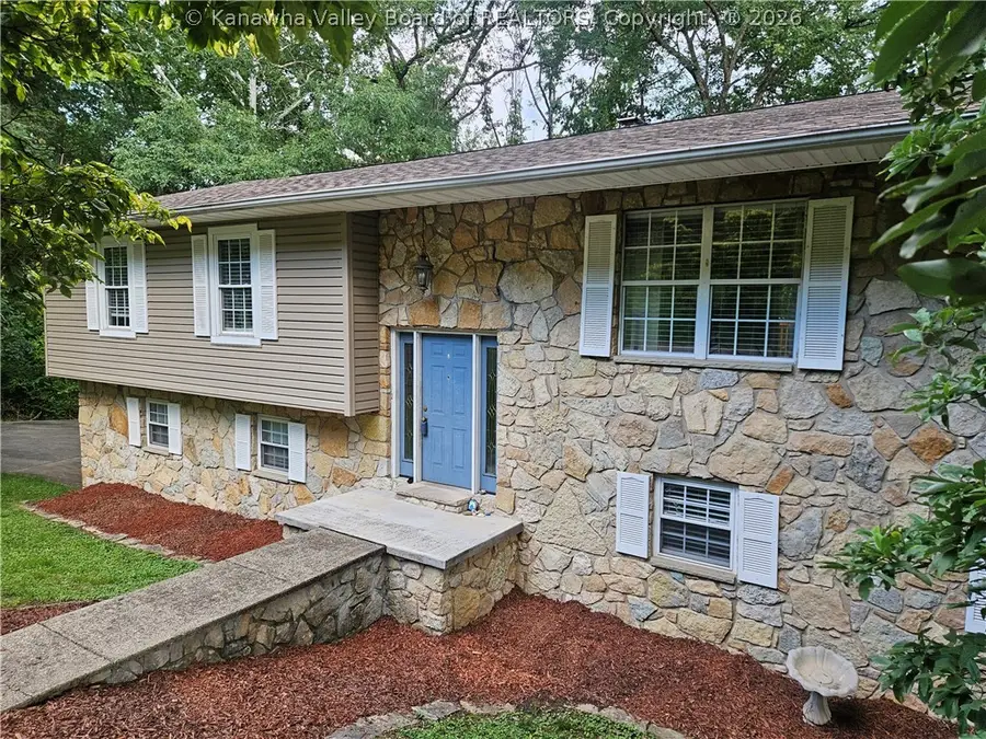 109 Ridgewood Forest Road, Saint Albans, WV 25177 - #3