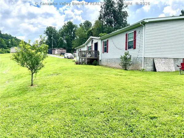 1407 State Route 34 Highway, Hurricane, WV 25526