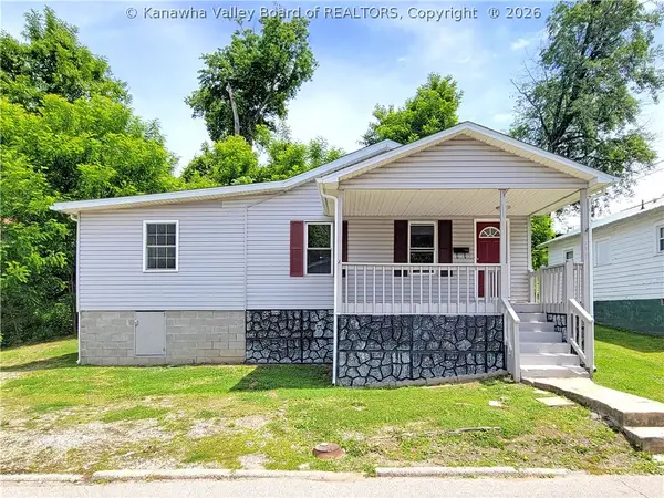 116 Riggs Street, Montgomery, WV 25136