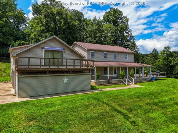 826 Pine Drive, Evans, WV 25241