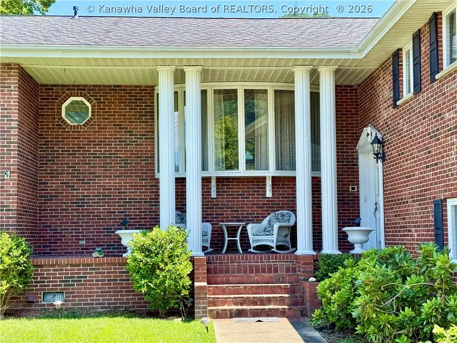 206 2nd Avenue, Glasgow, WV 25086 - #2