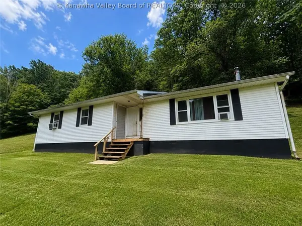 126 Rocky Hollow Road, Charleston, WV 25320