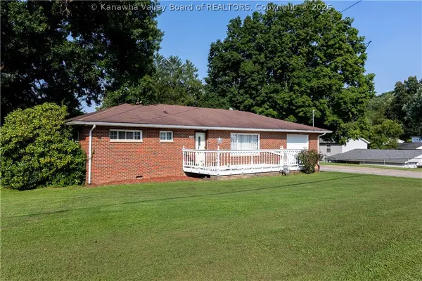 1012 Helen Drive, Hurricane, WV 25526