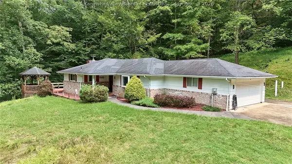 1011 Lynn Oaks Drive, Charleston, WV 25313