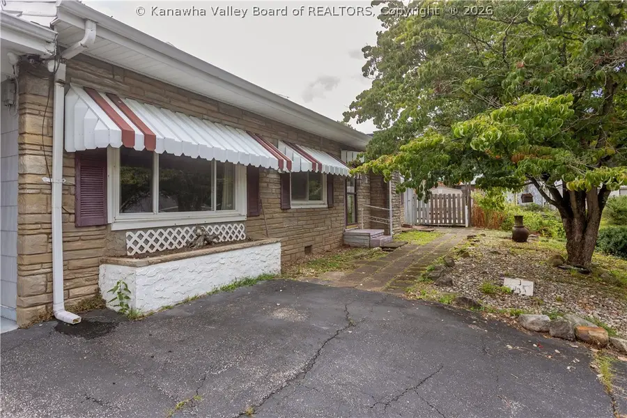19 Stewart Park, Cross Lanes, WV 25313 - #3