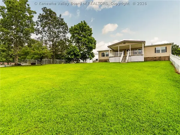 17 Saratoga Lane, Hurricane, WV 25526