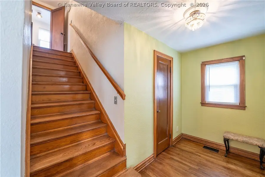 553 19th Street, Dunbar, WV 25064 - #2
