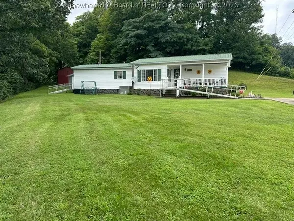 2538 Midway Road, Sumerco, WV 25567