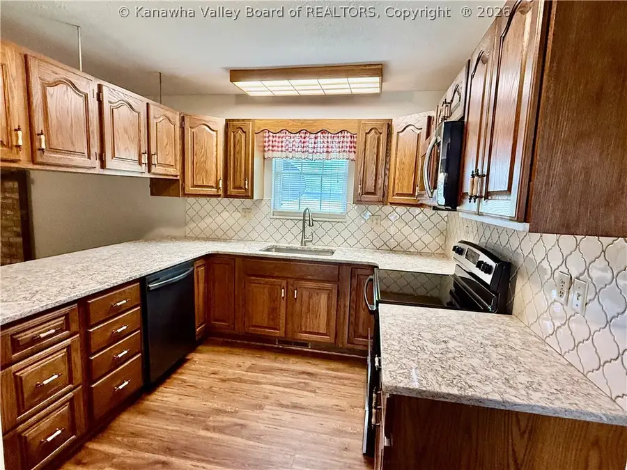 120 2nd Avenue W, Ravenswood, WV 26164 - #2