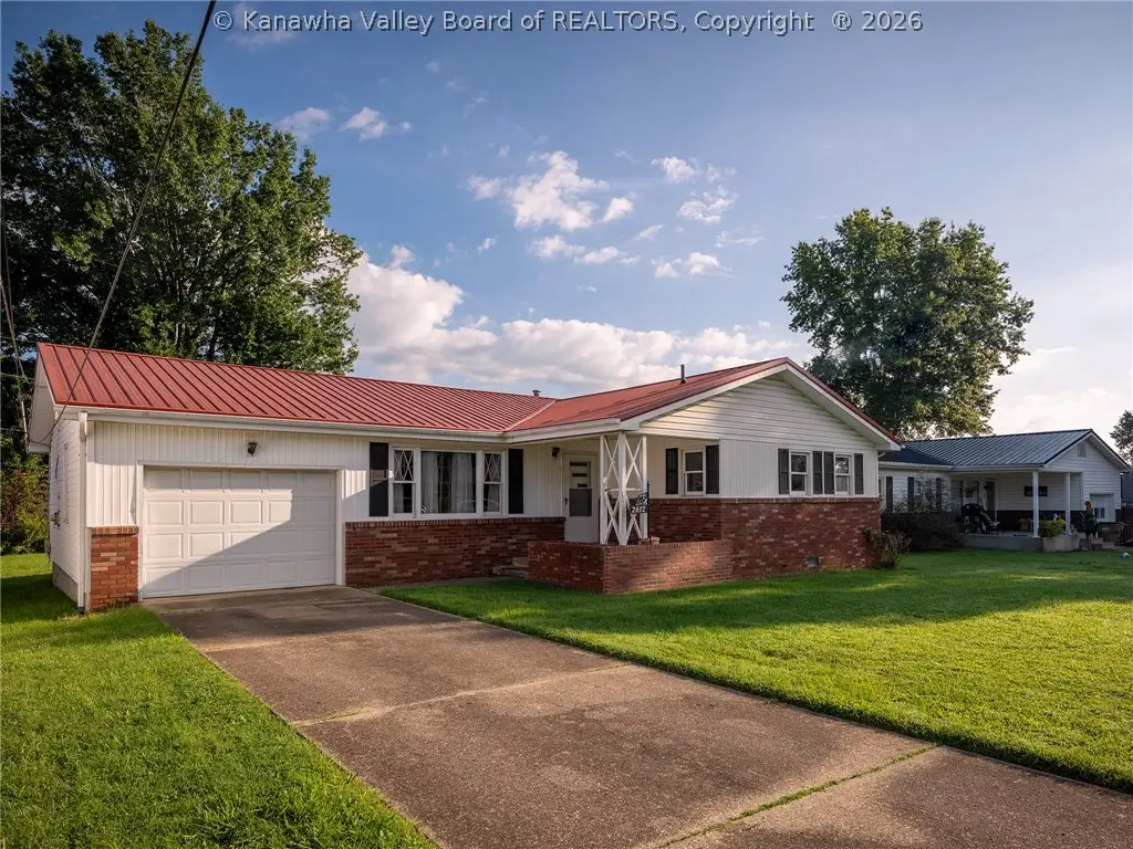 2612 Montana Avenue, Hurricane, WV 25526 - #1