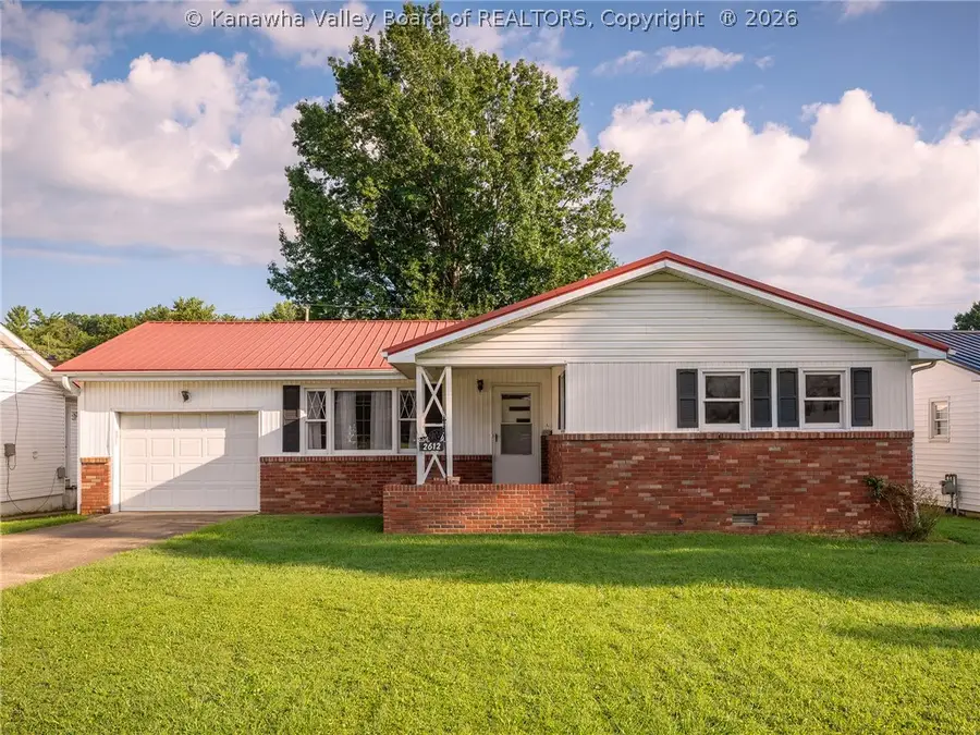 2612 Montana Avenue, Hurricane, WV 25526 - #2
