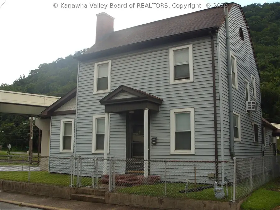 101 5th Avenue, Montgomery, WV 25136 - #2