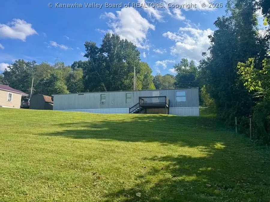 325 Circle Drive, Nitro, WV 25143 - #3