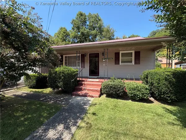 90 Breezewood Avenue, Verdunville, WV 25649