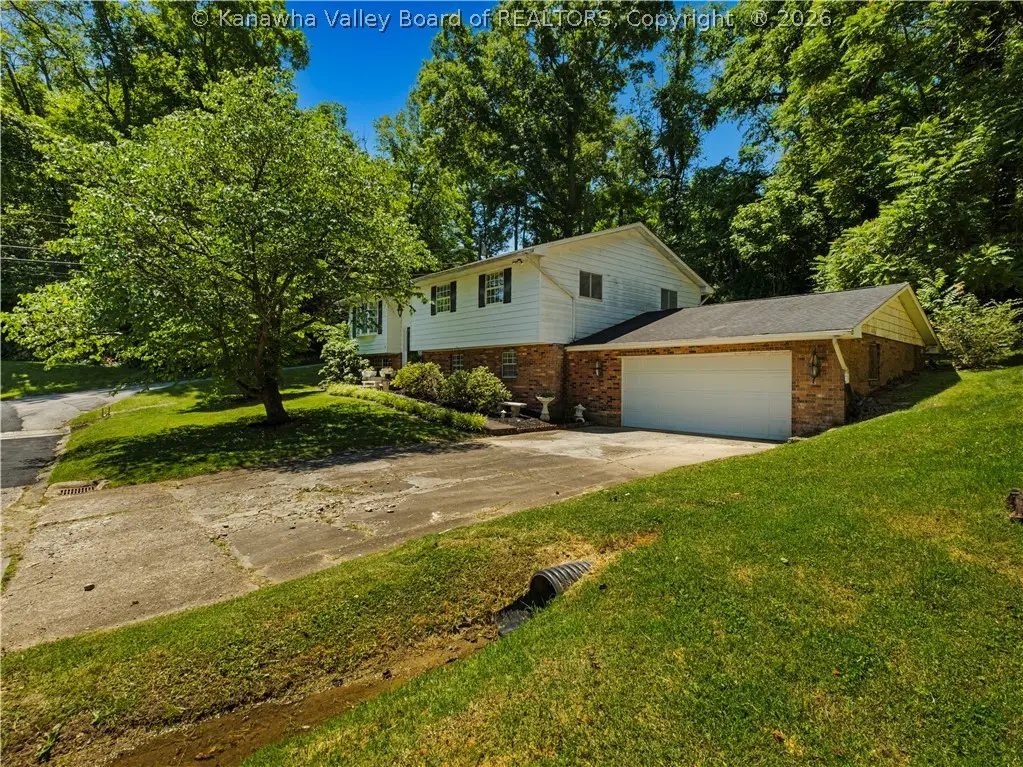 241 Lakeview Drive, Saint Albans, WV 25177 - #1