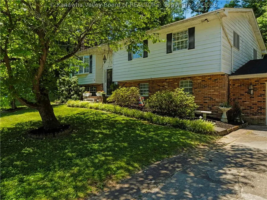 241 Lakeview Drive, Saint Albans, WV 25177 - #3