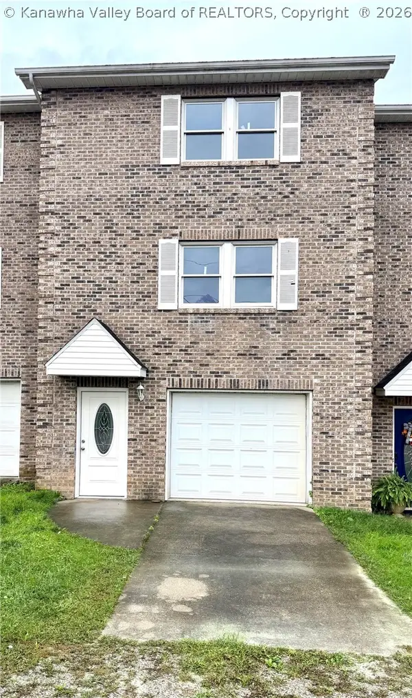 4 Brick Circle, Cross Lanes, WV 25313