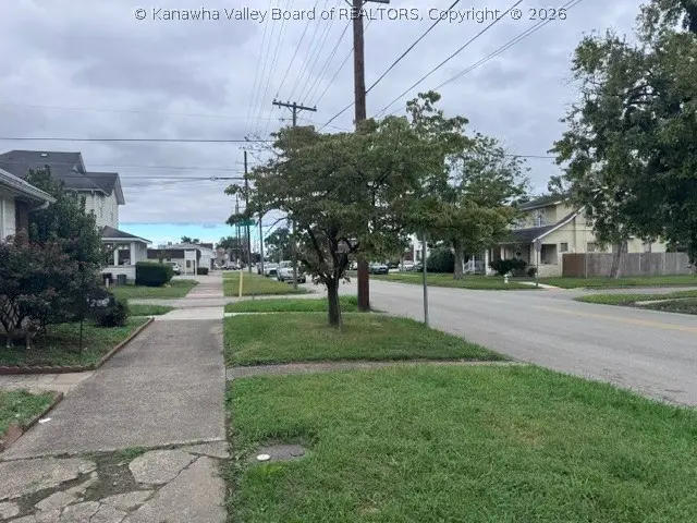 204 8th Avenue, Huntington, WV 25701 - #2