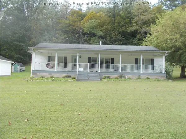 98 Santee Lane, Hurricane, WV 25526