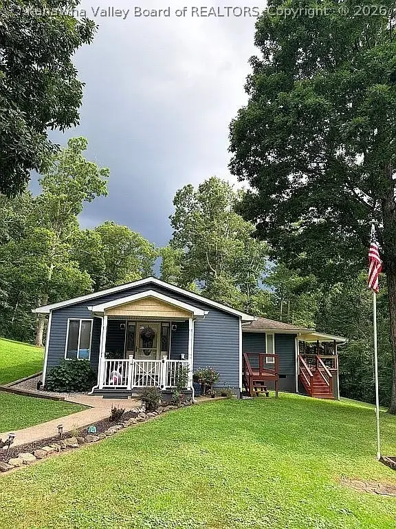14403 Mclane Pike, Liberty, WV 25124