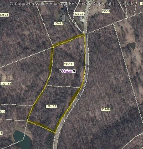 14403 Mclane Pike, Liberty, WV 25124