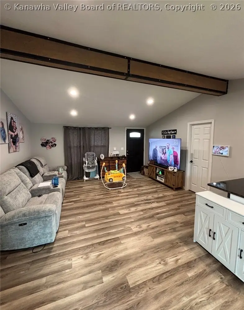 111 Pennsylvania Avenue N, Saint Albans, WV 25177 - #3