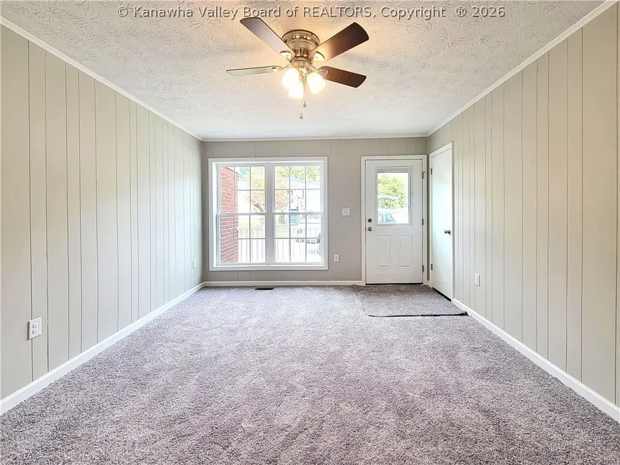 1011 Kanawha Street, Hansford, WV 25103 - #3