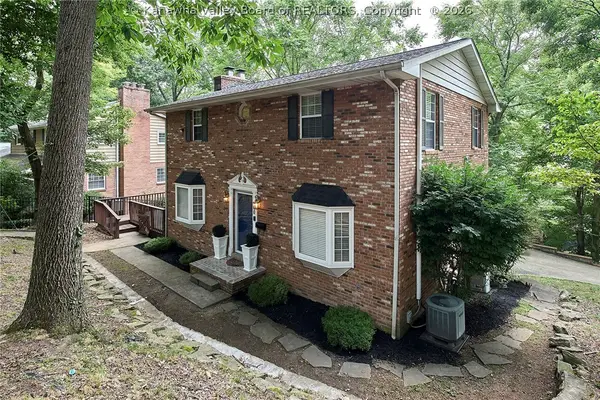 60 Abney Circle, Charleston, WV 25314